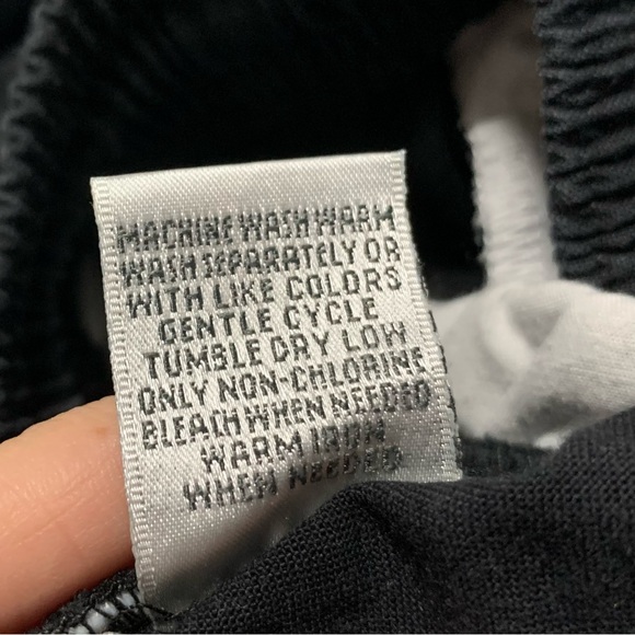 3/$10 Hastings & Smith Women’s Large Black Pull On Pant Elastic Waist - Picture 9 of 10